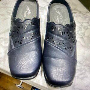 GUC~.Easy Street Womens Forever Square Toe Slip-On Mule~sz 9N